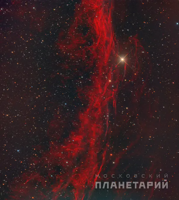 Туманность «Ведьмина метла» NGC 6960 в созвездии Лебедь