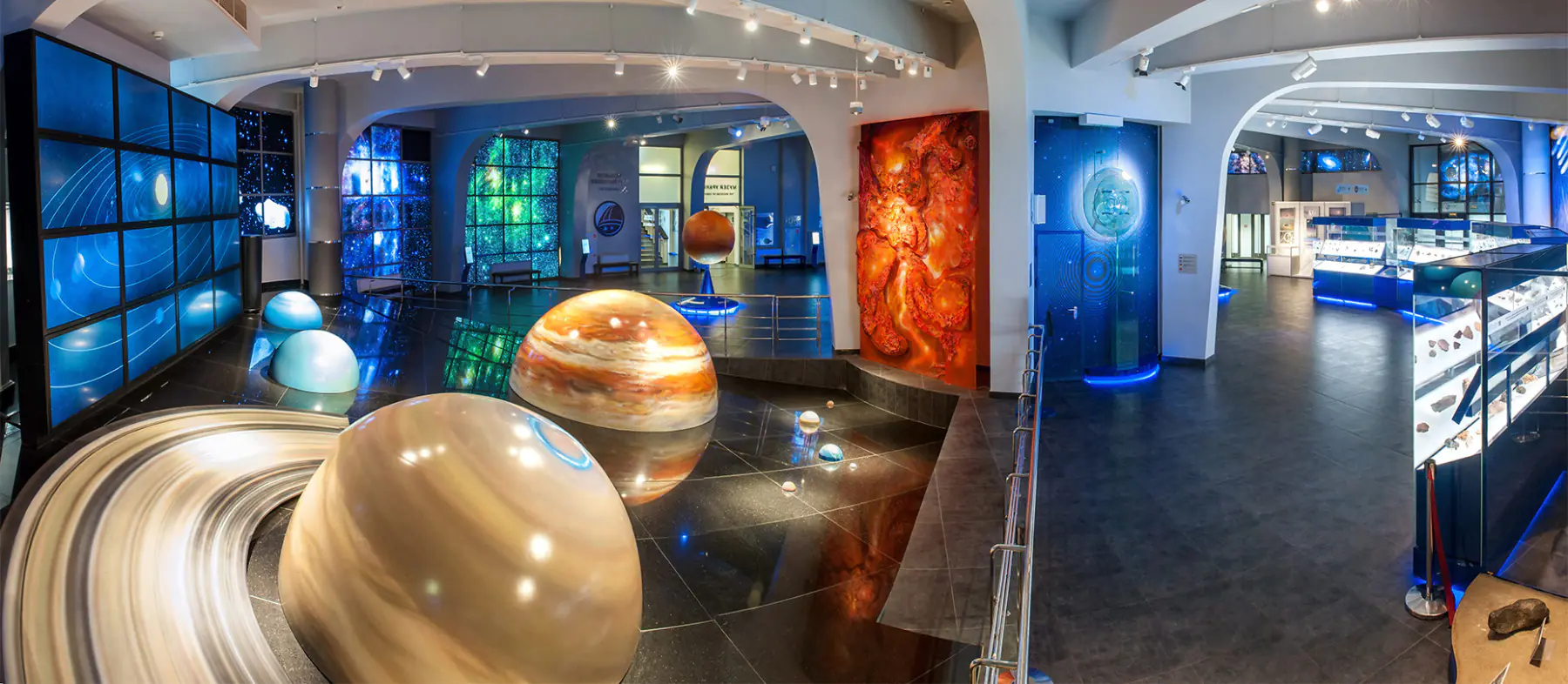 Тематические экскурсии в музее «Урании»